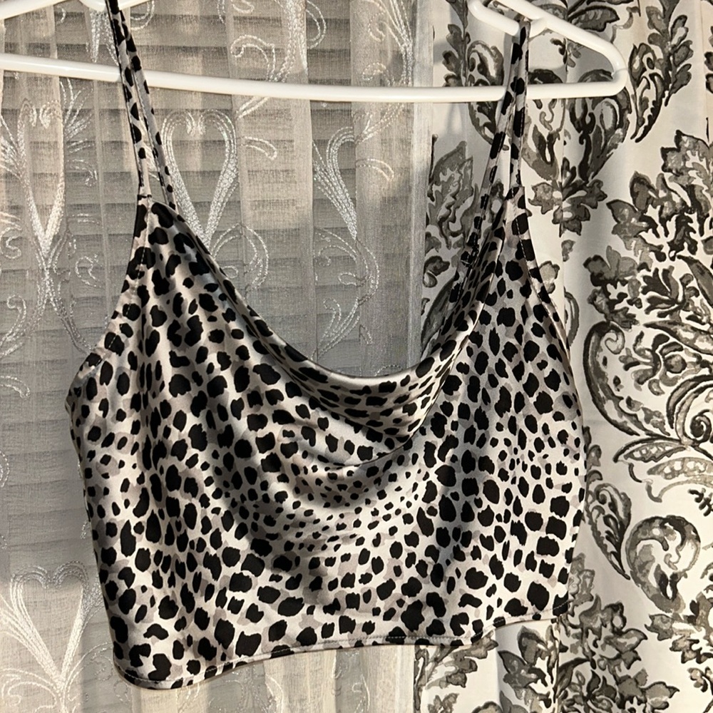 Forever 21 Satin Cropped Cami M